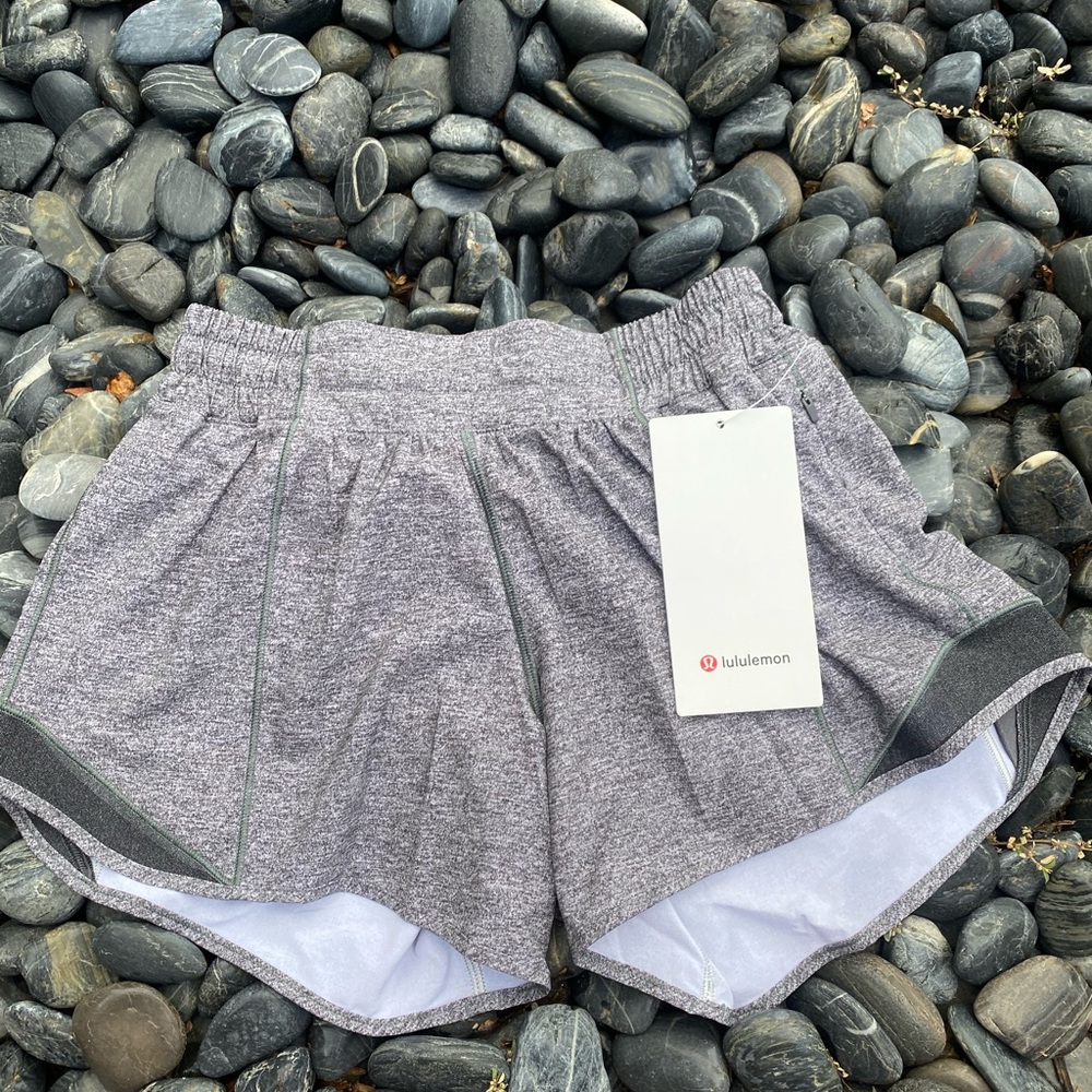 Lululemon shorts “Hotty Hot”
